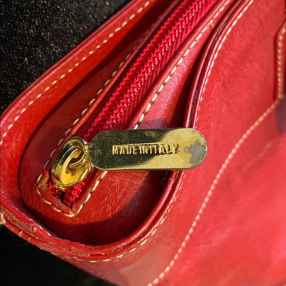 Elegant Red Leather Shoulder Bag by Perry Ellis - Picture 3 of 8